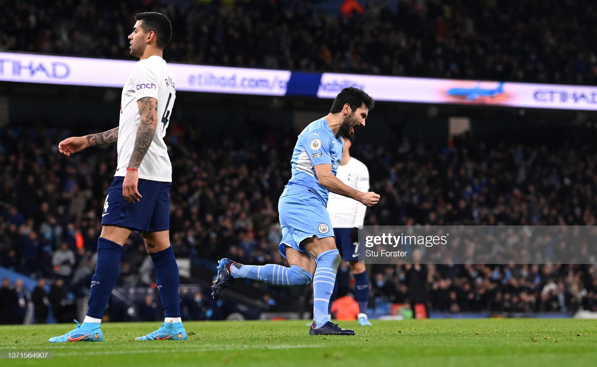 Manchester city vs tottenham live