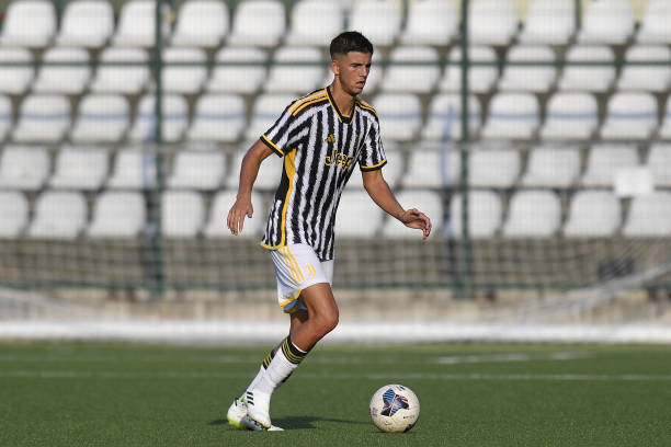 Gayrioddiy ayollar mushuklari